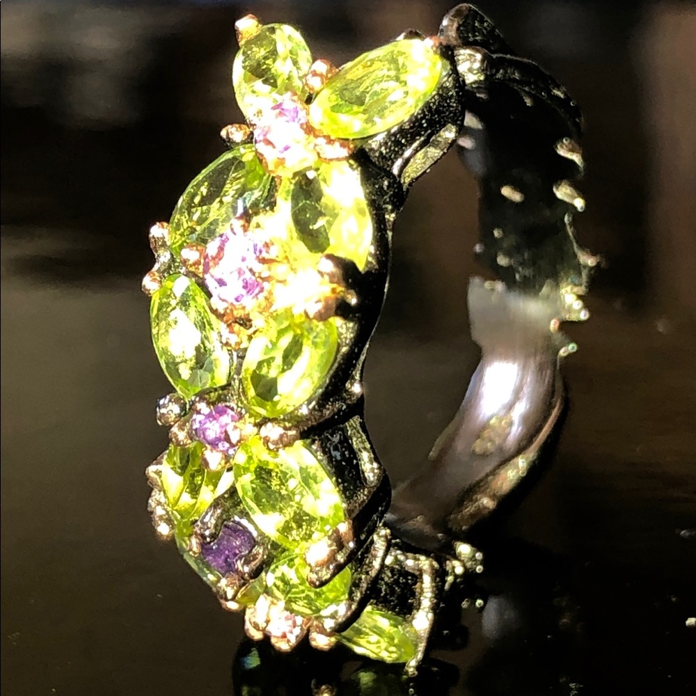 Classy Genuine Peridot Amethyst Ring